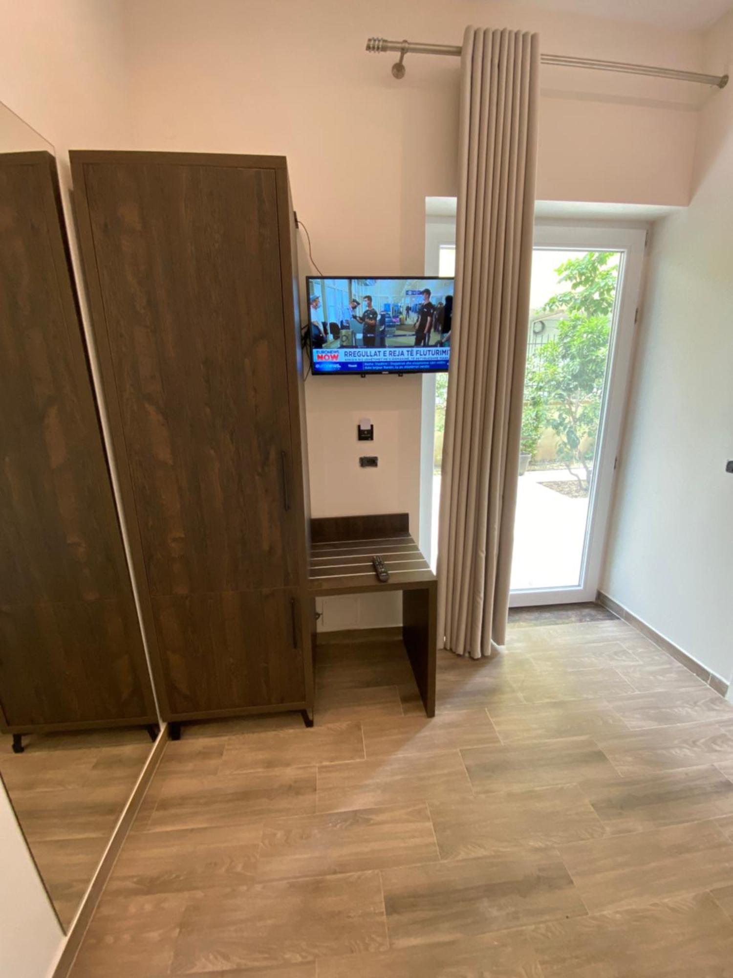 Venis Hotel Тирана Стая снимка